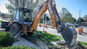 580SV-construction-king-backhoe-loader-fix